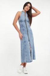 Sukienka jeansowa midi ARMANI EXCHANGE. Sukienki damskie Armani Exchange, l, bez wzorów, z jeansu, bez kołnierzyka, bez ramiączek, midi. Za 939.00 zł.