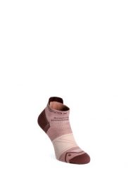 Skarpety trekkingowe damskie Ortovox Alpine Light Low Socks. Czerwone skarpetki damskie ORTOVOX, bez wzorów, z materiału. Za 98.99 zł.