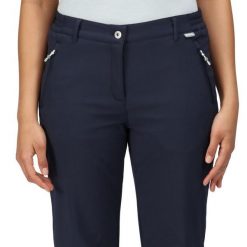 Spodnie softshellowe damskie Geo II. Niebieskie spodnie dresowe damskie Regatta, na lato, l, bez wzorów, z softshellu. W wyprzedaży za 159.99 zł.