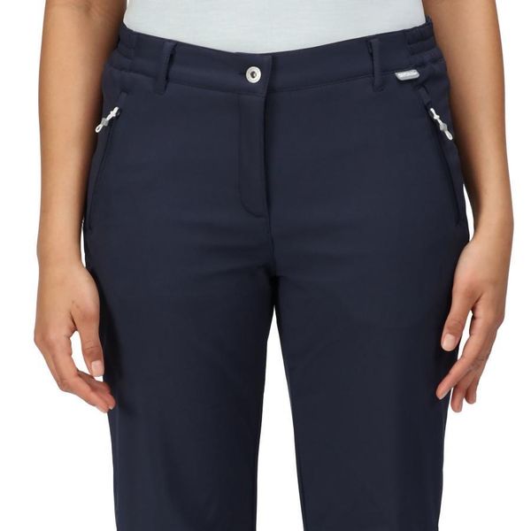 Spodnie softshellowe damskie Geo II. Niebieskie spodnie dresowe damskie Regatta, na lato, l, bez wzorów, z softshellu. W wyprzedaży za 159.99 zł.