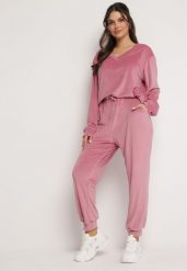 Różowy Welurowy Komplet Dresowy Bluza z Trójkątnym Dekoltem i Spodnie z Kieszeniami Onchia. Czerwone bluzy bez kaptura damskie Born2be, l, z dresówki. Za 99.99 zł.