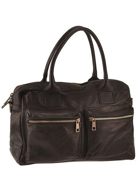 ORE10 Skórzana torebka "Starna" w kolorze czarnym - 34 x 26 x 14 cm rozmiar: onesize. Czarne torebki klasyczne damskie ORE10, bez wzorów, z materiału, bez dodatków. Za 304.99 zł.