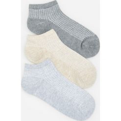 Stopki z bawełny organicznej 3 pack - Jasny szary. Szare skarpetki damskie Reserved, bez wzorów, z bawełny. Za 24.99 zł.