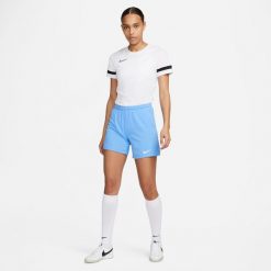 Spodnie treningowe damskie Nike Park Iii. Niebieskie spodnie materiałowe damskie Nike, bez wzorów, sportowe. Za 112.00 zł.