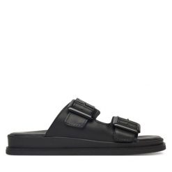Klapki Tamaris. Czarne klapki damskie Tamaris, bez wzorów, bez obcasa. Za 209.99 zł.