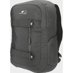 Plecak miejski PCU202 - głęboka czerń. Plecaki męskie 4f, bez wzorów. Za 139.99 zł.