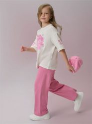 4F T-shirt loose z nadrukiem dziewczęcy - biały 146/152 (10-12 lat). Białe koszulki dziewczęce 4f, z aplikacjami, z bawełny, bez ramiączek. Za 59.99 zł.