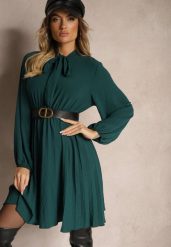 Ciemnozielona Plisowana Sukienka o Eleganckim Kroju z Wiązaniem przy Dekolcie i Gumką w Pasie Belorinda. Zielone sukienki damskie Renee, na co dzień, bez wzorów, eleganckie, bez kołnierzyka, bez ramiączek, mini, kopertowe. W wyprzedaży za 52.49 zł.