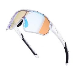 Okulary przeciwsłoneczne fotochromowe dla dzieci z ochroną UV400 ROCKBROS. Brązowe okulary przeciwsłoneczne dziecięce ROCKBROS. Za 144.53 zł.