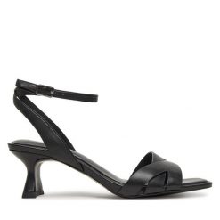 Sandały Tamaris. Czarne sandały damskie Tamaris, bez wzorów, bez obcasa, na słupku. Za 549.99 zł.