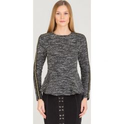 BLUZKA GUESS. Białe bluzki damskie Guess, l, z aplikacjami, bez kołnierzyka, bez ramiączek. Za 185.00 zł.