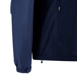 Kurtka przeciwdeszczowa Sale Sharks 2024/25. Niebieskie kurtki treningowe męskie Macron, s, bez wzorów, z materiału, na fitness i siłownię. Za 354.50 zł.