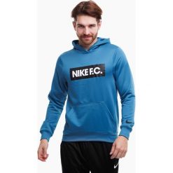 Bluza męska Nike NK DF FC Libero Hoodie. Niebieskie bluzy bez kaptura męskie Nike, bez wzorów, sportowe, bez kołnierzyka, bez ramiączek. Za 165.00 zł.