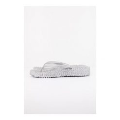 Sandały ILSE JACOBSEN CHEERFUL13 CHANCLA Srebrny. Szare sandały damskie Ilse Jacobsen, bez wzorów, z gumy, bez obcasa. Za 152.99 zł.