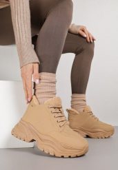Jasnobrązowe Traperki Sneakersy Vices na Grubej Tłoczonej Platformie Typu Traperki Narrise. Brązowe trapery damskie Born2be, z jeansu, bez obcasa. Za 99.99 zł.