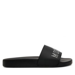 Klapki LOVE MOSCHINO. Czarne klapki damskie Love Moschino, bez wzorów, bez obcasa. Za 359.99 zł.