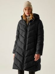 Regatta Płaszcz pikowany "Anita" w kolorze czarnym rozmiar: 40. Czarne płaszcze damskie Regatta, bez wzorów. Za 243.64 zł.