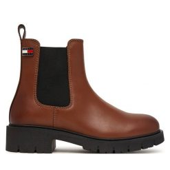 Sztyblety Tommy Jeans. Brązowe botki damskie Tommy Jeans, z jeansu, bez obcasa, na płaskiej podeszwie, bez zapięcia. Za 649.99 zł.