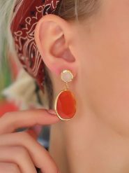 L'Atelier de Gaia Pozłacane kolczyki-wkrętki z kocim okiem i kamieniami księżycowymi rozmiar: onesize. Białe kolczyki damskie L'Atelier de Gaia, z kamieniem księżycowym, pozłacane. Za 59.95 zł.