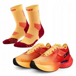 Zestaw biegacza: męskie buty sportowe i skarpety biegowe. Brązowe obuwie do biegania damskie CEP. Za 907.20 zł.