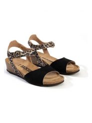 BACKSUN Sandały "Alto" w kolorze czarnym na koturnie rozmiar: 40. Czarne sandały damskie Backsun, bez wzorów, bez obcasa, na koturnie. Za 173.99 zł.