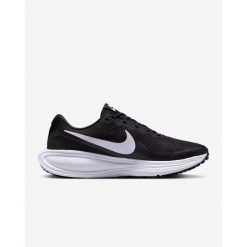 Buty do biegania damskie Nike Revolution 8. Czarne obuwie do biegania damskie Nike, nike revolution. Za 259.99 zł.
