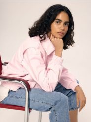 Kurtka bomberka z imitacji skóry - różowy. Czerwone kurtki damskie Reserved, l, bez wzorów, ze skóry, bez kaptura. Za 259.99 zł.