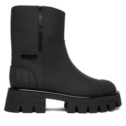 Botki MICHAEL Michael Kors. Czarne botki damskie MICHAEL Michael Kors, bez obcasa, na płaskiej podeszwie, bez zapięcia. Za 879.99 zł.