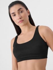 4F Góra od bikini damska - czarna S. Czarne bikini damskie 4f, bez wzorów. W wyprzedaży za 39.99 zł.