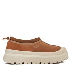 Półbuty Ugg. Brązowe półbuty męskie Ugg, bez zapięcia. Za 899.99 zł.