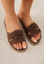 Cienobrązowe Klapki VICES z Przeplatanymi Paskami Anreene. Brązowe klapki damskie Born2be, bez wzorów, bez obcasa, na płaskiej podeszwie. Za 89.99 zł.