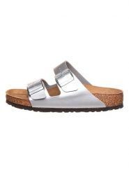 Birkenstock Klapki "Arizona" w kolorze srebrnym rozmiar: 37. Szare klapki damskie Birkenstock, bez wzorów, bez obcasa. Za 320.63 zł.