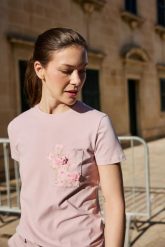 T-shirt z kieszonką różowy. Czerwone t-shirty damskie MOODO, l, bez wzorów, z bawełny, bez kołnierzyka. Za 59.99 zł.