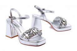 ALMA EN PENA V240455 diva silver, sandały damskie. Szare sandały damskie Alma En Pena, bez wzorów, z gumy, bez obcasa, na obcasie. Za 507.92 zł.