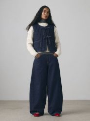 Levi's Dżinsy - Barrel fit - w kolorze granatowym rozmiar: W25/L30. Niebieskie jeansy damskie Levi's, z podwyższonym stanem. Za 288.45 zł.