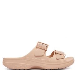 Klapki Crocs. Czerwone klapki damskie Crocs, bez wzorów, bez obcasa. Za 169.99 zł.