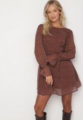 Brązowa Rozkloszowana Sukienka Vices z Bufiastymi Rękawami w Kropki Eriane. Brązowe sukienki damskie Born2be, na co dzień, l, bez wzorów, eleganckie, bez kołnierzyka, bez ramiączek, mini, proste. Za 109.99 zł.