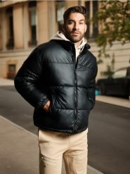 Kurtka puffer - czarny. Czarne kurtki męskie Sinsay, l, bez wzorów, z materiału, bez kaptura. Za 139.99 zł.