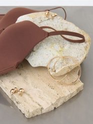Sztywne bransoletki 2 pack - złoty. Żółte bransoletki damskie Sinsay, złote. Za 9.99 zł.