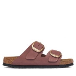 Klapki Birkenstock. Czerwone klapki damskie Birkenstock, bez wzorów, bez obcasa. Za 674.99 zł.