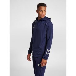 Bluza z kapturem Hummel hmlLEAD poly. Niebieskie bluzy sportowe męskie HUMMEL, bez wzorów, sportowe, bez kołnierzyka, bez ramiączek. W wyprzedaży za 232.20 zł.