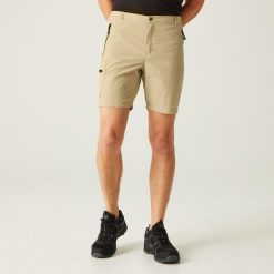 Leesville II męskie spodenki trekkingowe. Brązowe szorty męskie Regatta, z poliamidu, bez kołnierzyka. W wyprzedaży za 178.50 zł.