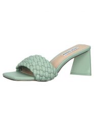 Steve Madden Klapki w kolorze miętowym rozmiar: 40. Zielone klapki damskie Steve Madden, bez wzorów, bez obcasa. Za 176.91 zł.
