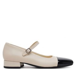 Półbuty Vagabond Shoemakers. Białe półbuty damskie Vagabond Shoemakers, bez wzorów, bez obcasa, na płaskiej podeszwie. Za 339.99 zł.