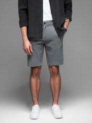 Krótkie spodenki męskie SLIM FIT ze strukturalnej melanżowej dzianiny – czarne V2 OM-SRCS-0166 - XXL. Czarne szorty męskie Ombre Clothing, z bawełny, bez kołnierzyka. W wyprzedaży za 109.99 zł.