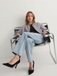 Czółenka z zapięciem wokół kostki - czarny. Czarne czółenka damskie Reserved, bez wzorów, bez obcasa, na obcasie. W wyprzedaży za 59.99 zł.