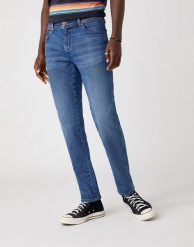 MĘSKIE SPODNIE JEANSOWE WRANGLER TEXAS TAPER THE ACE W12TU542Q 112126553. Spodnie materiałowe męskie Wrangler, bez wzorów, z jeansu. Za 219.99 zł.