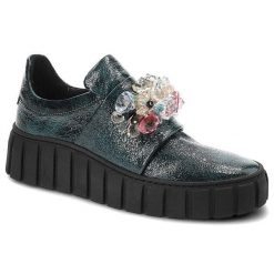 Półbuty damskie Damiss, skórzana cholewka wsuwaneozdobna aplikacja z kryształów, zielone szkło, DS-632. Zielone półbuty damskie DAMISS, z aplikacjami, ze skóry, eleganckie, bez obcasa, na obcasie. Za 348.99 zł.