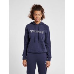 Damska bluza z kapturem Hummel Noni 2.0. Niebieskie bluzy z kapturem damskie HUMMEL, xs, z bawełny. Za 200.50 zł.