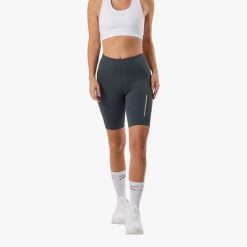 Krótkie legginsy treningowe damskie Swedemount Core Pocket Tights szybkoschnące. Zielone legginsy damskie SWEDEMOUNT, bez wzorów, do biegania. Za 129.99 zł.